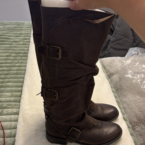 BOUTIQUE 9 BROWN BOOTS - Picture 3 of 7